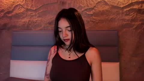 victoriaa2_doll online show from April 24, 2026, 12:07 pm