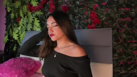 Snapshot of victoriaa2_doll chatting on June 1, 2026, 12:29 pm victoriaa2_doll online show from June 1, 2026, 12:29 pm