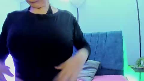 Snapshot of victoriaa_anderson_ chatting on June 26, 2026, 12:09 pm victoriaa_anderson_ online show from June 26, 2026, 12:09 pm