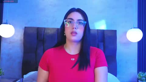 Victoria Andrade online show from July 5, 2026, 12:45 pm