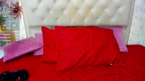 Snapshot of victoriaarousse25 chatting on February 9, 2025, 3:43 am victoriaarousse online show from February 9, 2025, 3:43 am