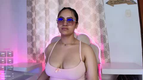 Snapshot of victoriablack_ chatting on March 6, 2025, 7:10 pm Victoria online show from March 6, 2025, 7:10 pm