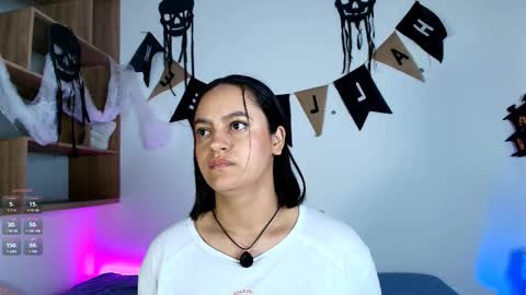 Snapshot of victoriablack_ chatting on October 15, 2025, 10:48 am Victoria online show from October 15, 2025, 10:48 am