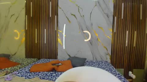 Victoria  online show from January 7, 2026, 8:00 pm