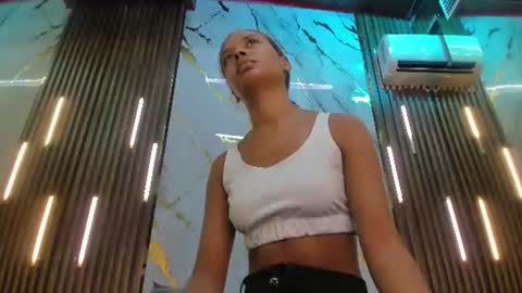 Snapshot of victoriaduarte chatting on July 18, 2026, 8:01 pm Victoria online show from July 18, 2026, 8:01 pm
