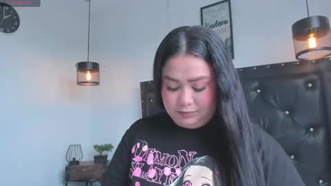 Victoria  online show from April 25, 2026, 1:52 pm