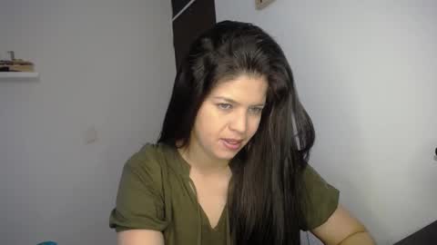 victorialg online show from September 30, 2025, 8:03 pm