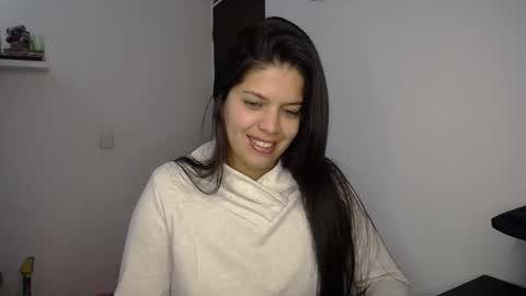 Snapshot of victorialg chatting on November 10, 2025, 7:35 pm victorialg online show from November 10, 2025, 7:35 pm