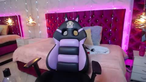 victoriaprins online show from March 16, 2026, 7:18 pm