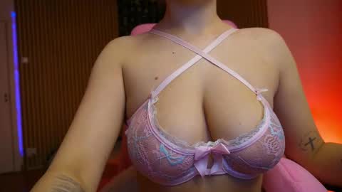 victoriarim online show from February 22, 2026, 6:24 am