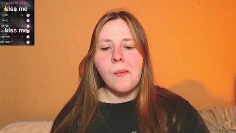 Snapshot of victoriassecrets_ chatting on February 19, 2025, 12:25 am victoriassecrets_ online show from February 19, 2025, 12:25 am