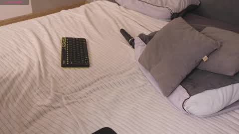 V I C T O R I A online show from April 16, 2026, 2:40 pm