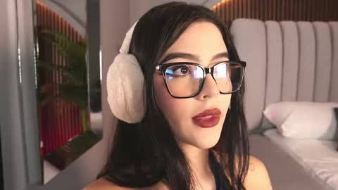 hi Im daniela  I will be online again in 15 hours after each transmission 3 online show from December 1, 2025, 11:32 pm