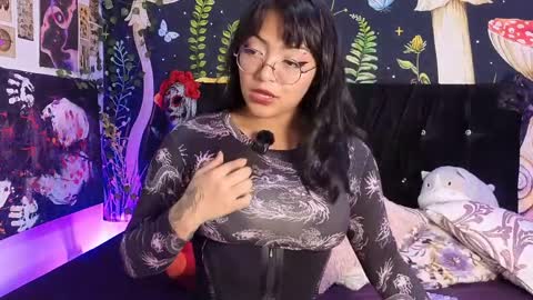 Snapshot of victoriia_thompson chatting on April 3, 2026, 9:57 pm victoriia_thompson online show from April 3, 2026, 9:57 pm