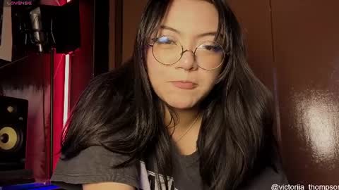 Snapshot of victoriia_thompson chatting on June 20, 2026, 10:12 pm victoriia_thompson online show from June 20, 2026, 10:12 pm