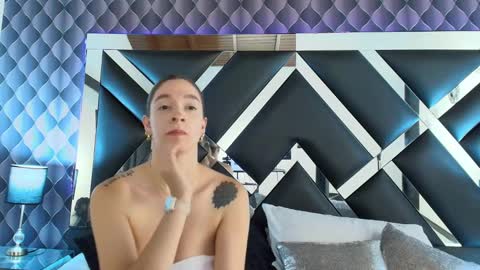 victtoria lee online show from February 4, 2025, 10:45 pm