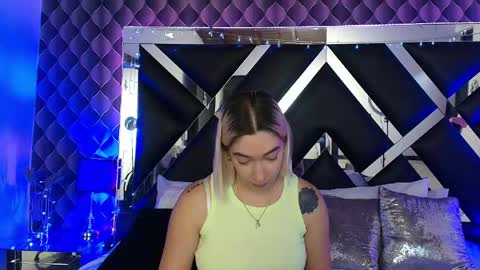 Snapshot of victtoria_lee chatting on May 19, 2026, 8:59 pm victtoria lee online show from May 19, 2026, 8:59 pm