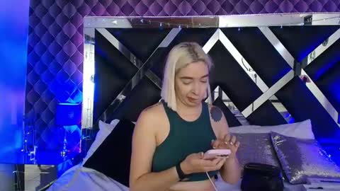 Snapshot of victtoria_lee chatting on July 21, 2026, 7:38 pm victtoria lee online show from July 21, 2026, 7:38 pm
