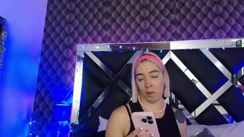 Snapshot of victtoria_lee chatting on July 25, 2026, 7:11 pm victtoria lee online show from July 25, 2026, 7:11 pm