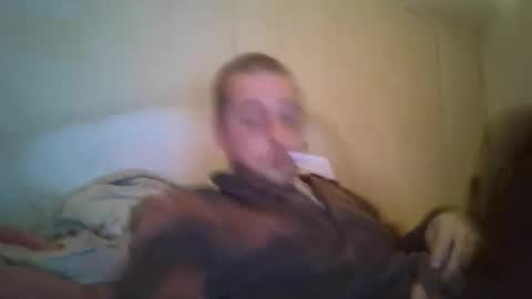 Snapshot of vids1977 chatting on December 15, 2024, 1:32 pm vids1977 online show from December 15, 2024, 1:32 pm