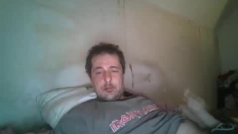 Snapshot of vids1977 chatting on March 8, 2025, 3:17 am vids1977 online show from March 8, 2025, 3:17 am