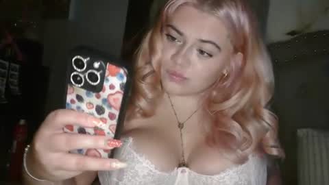 Snapshot of viennavisabelle chatting on July 23, 2026, 1:58 am viennavisabelle online show from July 23, 2026, 1:58 am