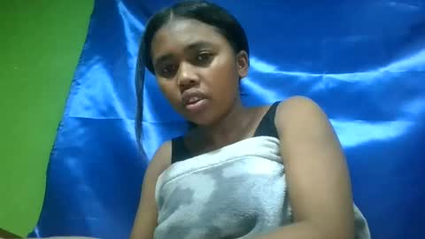 Snapshot of vierge28430 chatting on June 12, 2026, 5:45 pm vierge28430 online show from June 12, 2026, 5:45 pm