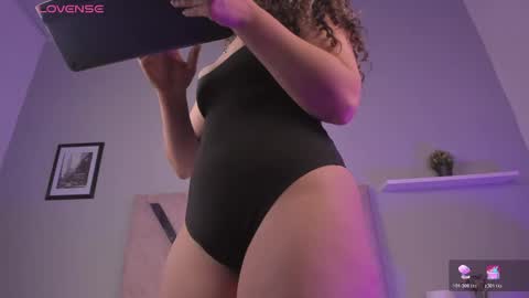 Snapshot of viictoria_becker chatting on May 27, 2026, 11:29 am Victoria online show from May 27, 2026, 11:29 am