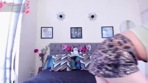 Violet online show from June 20, 2026, 7:49 pm