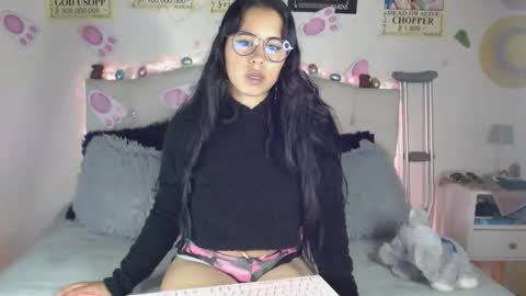 viiolett_06 online show from March 25, 2026, 4:18 am