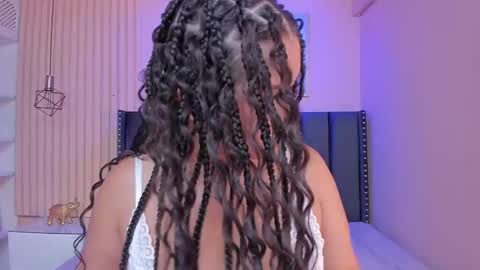 Viiolett online show from February 13, 2025, 8:45 pm