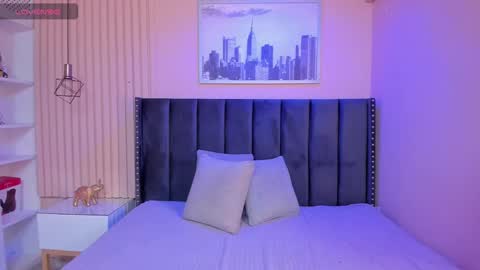 Viiolett online show from February 22, 2025, 7:36 pm