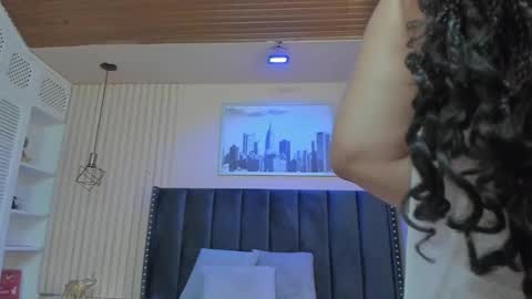 Viiolett online show from February 27, 2025, 8:09 pm