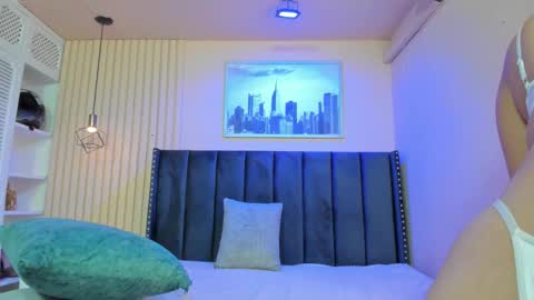 Viiolett online show from February 26, 2026, 7:35 pm