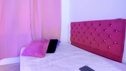 Violet online show from May 8, 2026, 8:58 pm