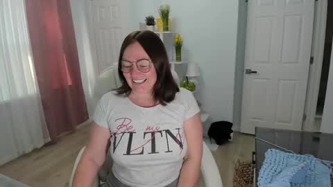 Ukrainian-woman online show from February 10, 2025, 2:37 pm