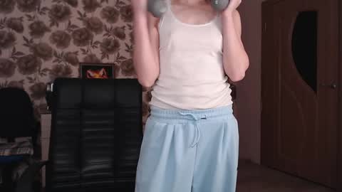 Vika online show from February 10, 2025, 5:52 pm