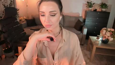 Viki Bellson online show from October 3, 2025, 6:38 pm