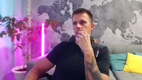 vikingchrisss online show from October 9, 2025, 9:51 am