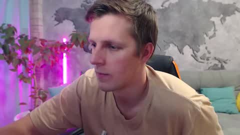 vikingchrisss online show from December 15, 2025, 12:09 pm