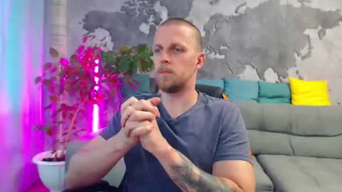 vikingchrisss online show from July 24, 2026, 11:08 am