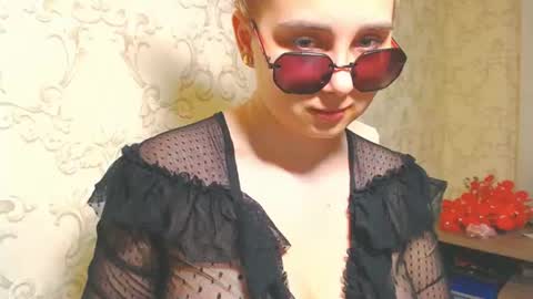 Snapshot of vikiwaitingforyou chatting on July 12, 2026, 3:19 am Vitoria online show from July 12, 2026, 3:19 am