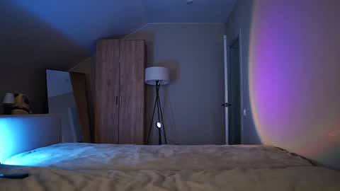 Snapshot of vikkilustfull chatting on November 19, 2025, 12:16 pm VIKKI online show from November 19, 2025, 12:16 pm