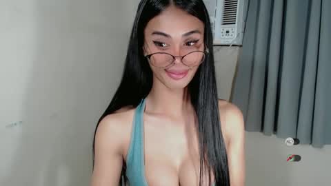 vikkylustfull online show from March 8, 2025, 3:02 pm
