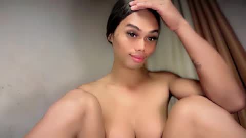 Snapshot of vikkylustfull chatting on June 25, 2026, 9:19 pm vikkylustfull online show from June 25, 2026, 9:19 pm