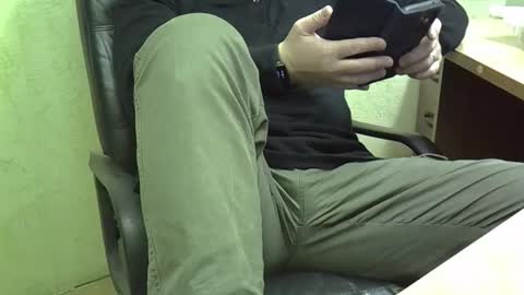 Snapshot of viknik16cm chatting on December 2, 2025, 4:40 am viknik16cm online show from December 2, 2025, 4:40 am