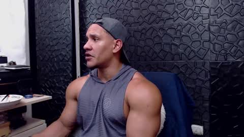 Snapshot of viktorherrera chatting on February 22, 2025, 6:41 pm Viktor Herrera online show from February 22, 2025, 6:41 pm