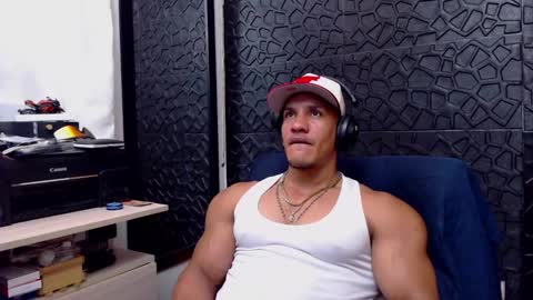 Snapshot of viktorherrera chatting on February 24, 2025, 7:19 pm Viktor Herrera online show from February 24, 2025, 7:19 pm