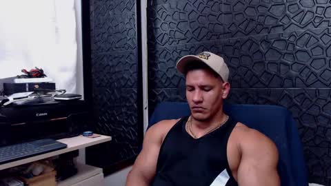 Snapshot of viktorherrera chatting on February 27, 2025, 5:15 pm Viktor Herrera online show from February 27, 2025, 5:15 pm