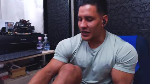 Snapshot of viktorherrera chatting on September 12, 2025, 4:18 pm Viktor Herrera online show from September 12, 2025, 4:18 pm